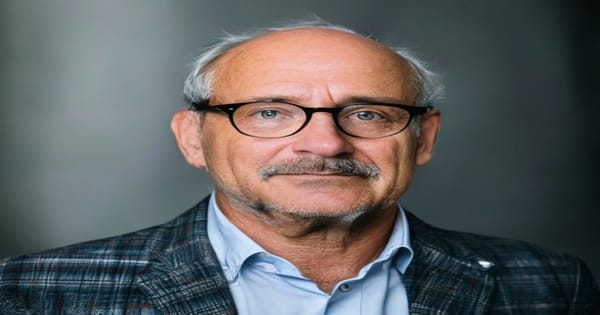The Uncanny Prescience of Marvin Minsky: Predicting Modern AI's Multi-Agent Future